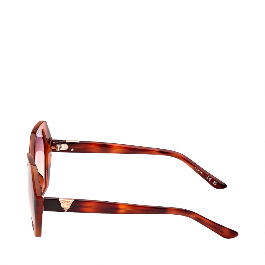 lunettes-de-soleil-a-modele-geometrique