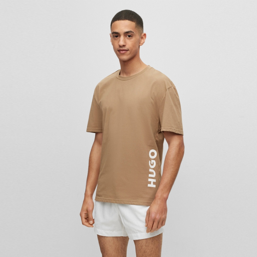 relaxed-fit-cotton-t-shirt-with-vertical-logo