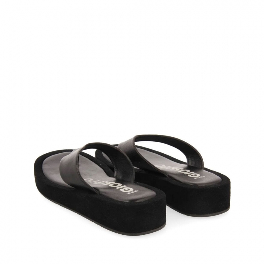 sandales-a-semelle-epaisse-avec-domats-a-brides-noires