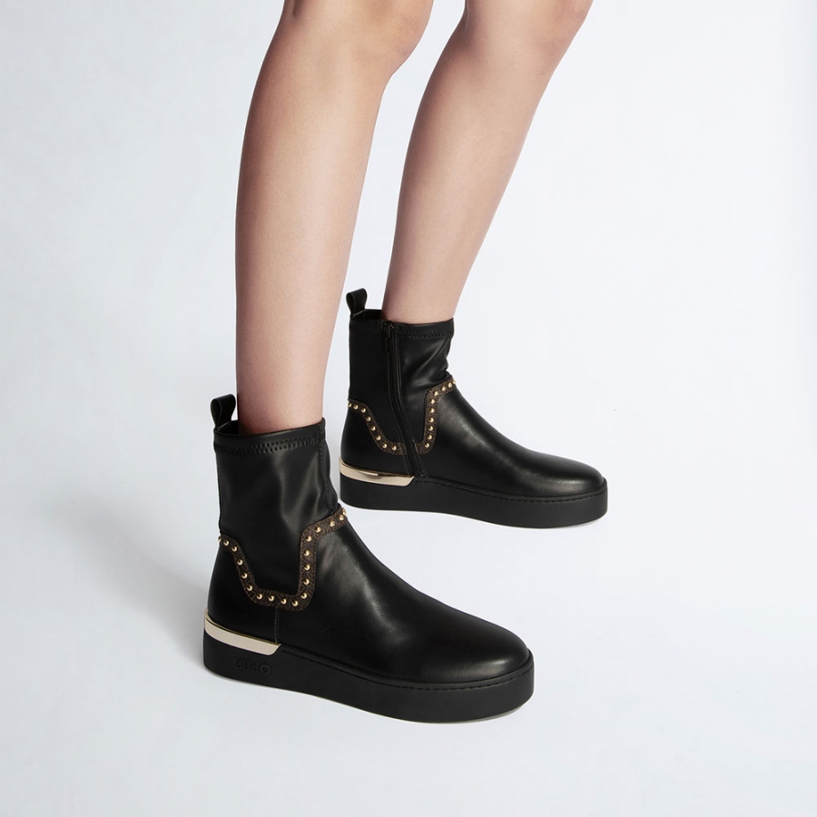 bottes-hautes-a-clous