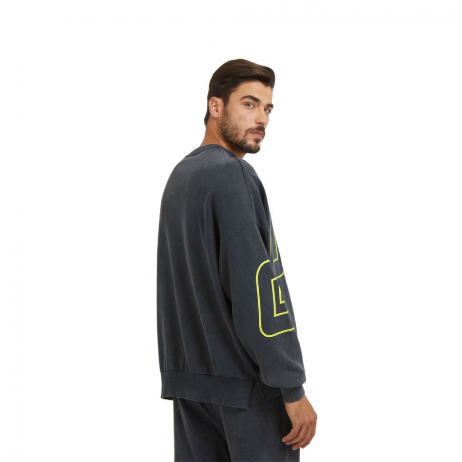 sweatshirt-with-front-logo