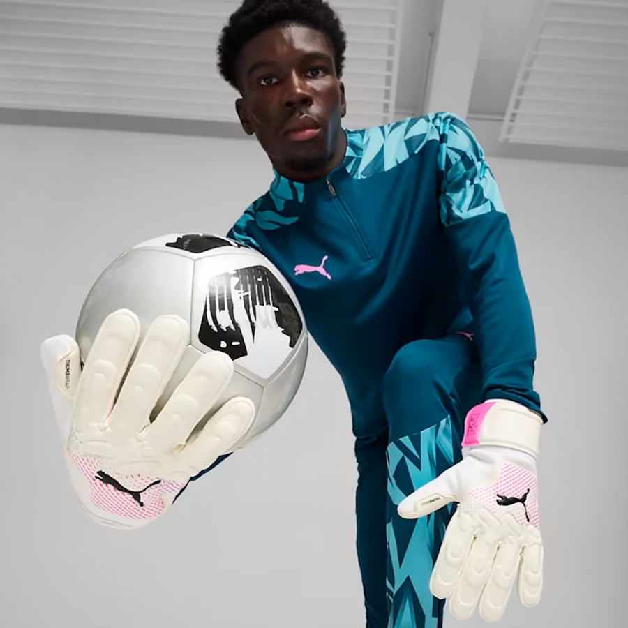 future-match-goalkeeper-gloves