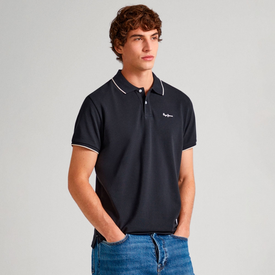 pique-poloshirt-mit-aufgesticktem-logo