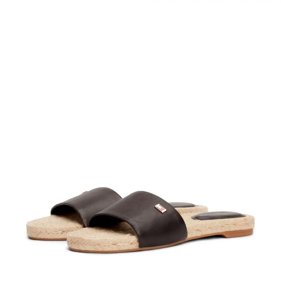 flache-ledersandalen-im-espadrille-stil