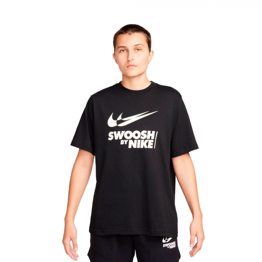 camiseta-sportswear-tee-black