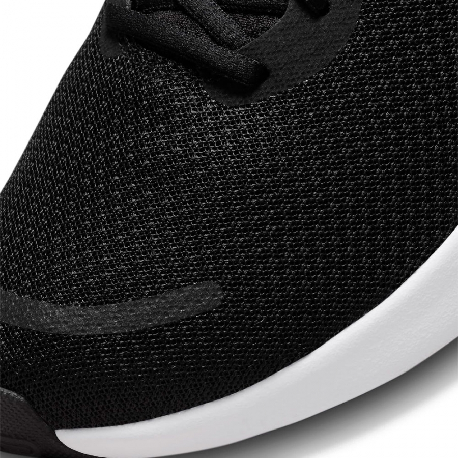 revolution-7-schwarze-sneakers