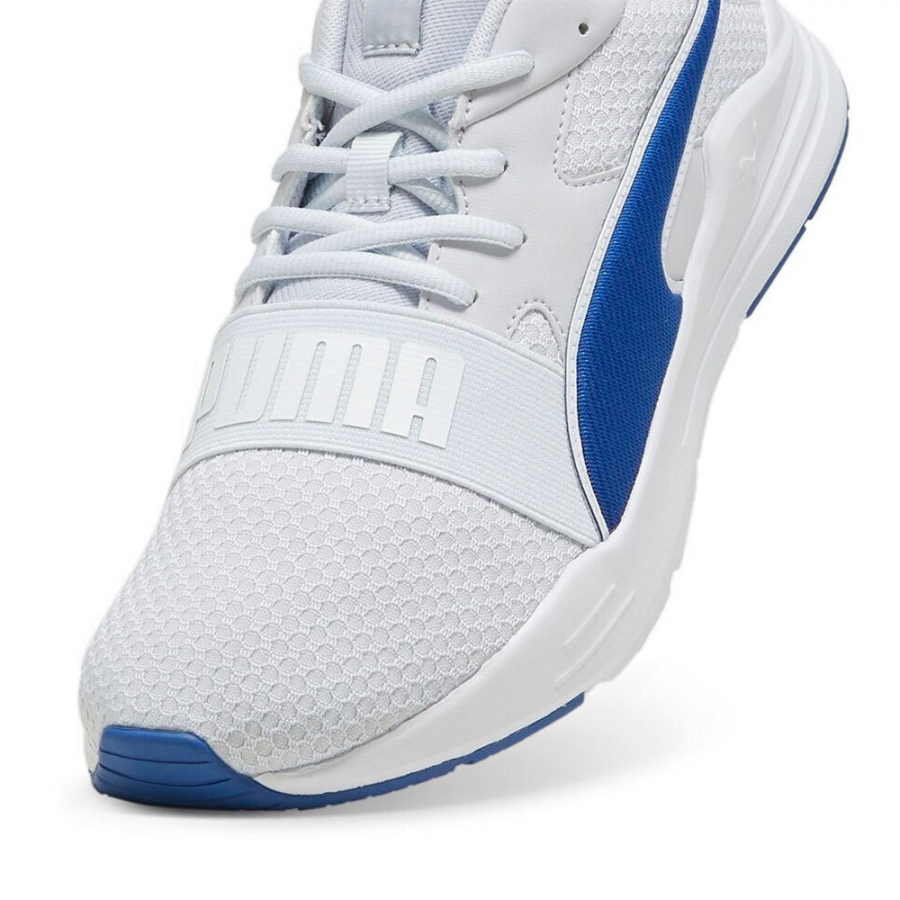 wired-run-pure-sneaker