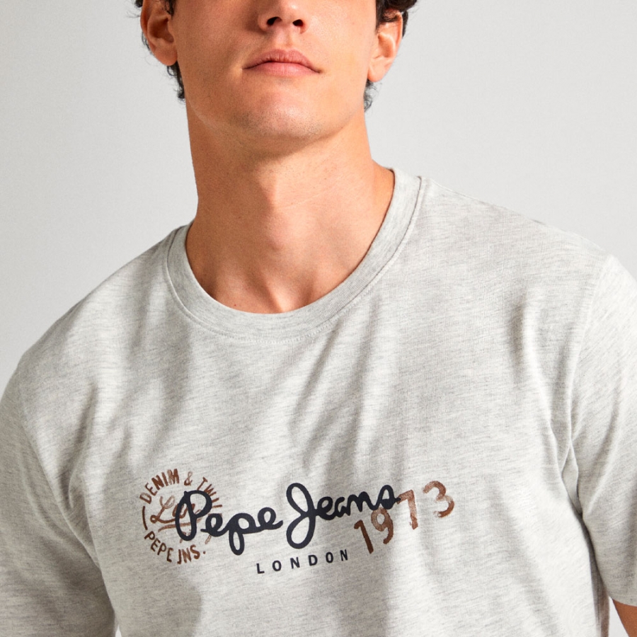 t-shirt-com-logotipo-impresso-regular-fit