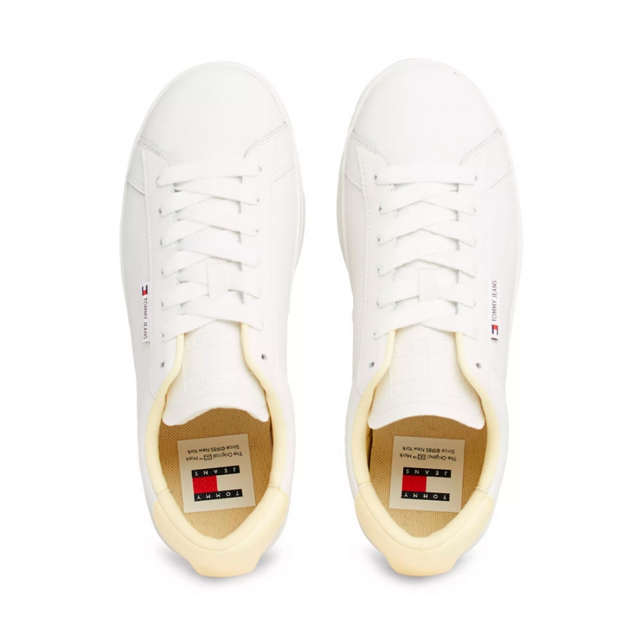 sneakers-bassa-in-pelle-con-patch