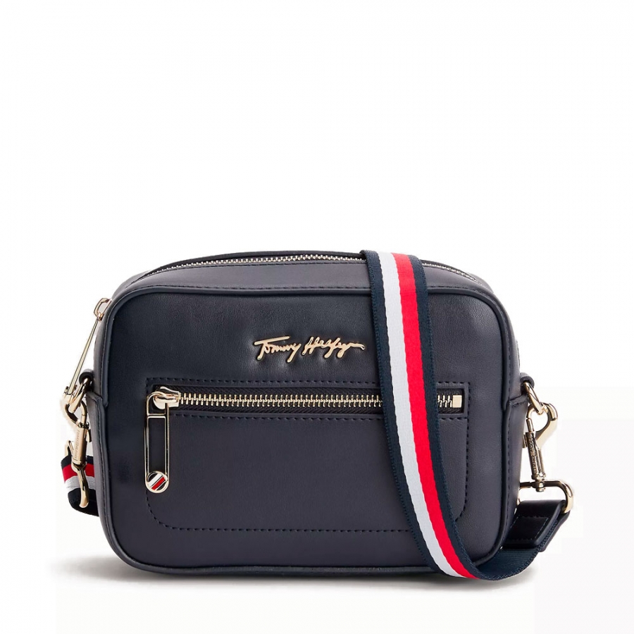 iconic-camera-crossbody-bag