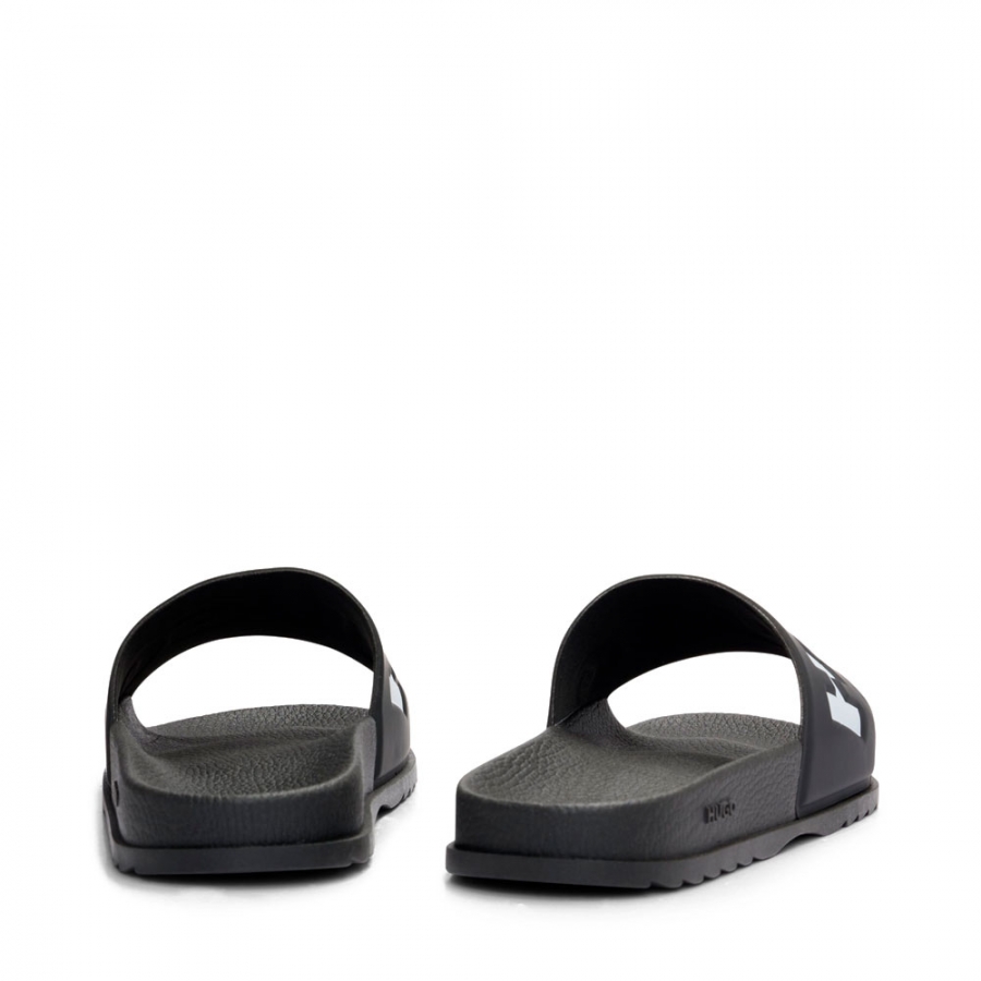 flip-flops-with-logo-on-the-strip