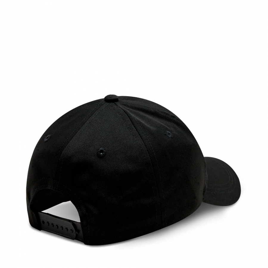 casquette-avec-visiere-monogramme