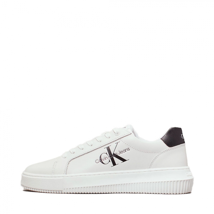 sneakers-a-semelle-coupe-epaisse