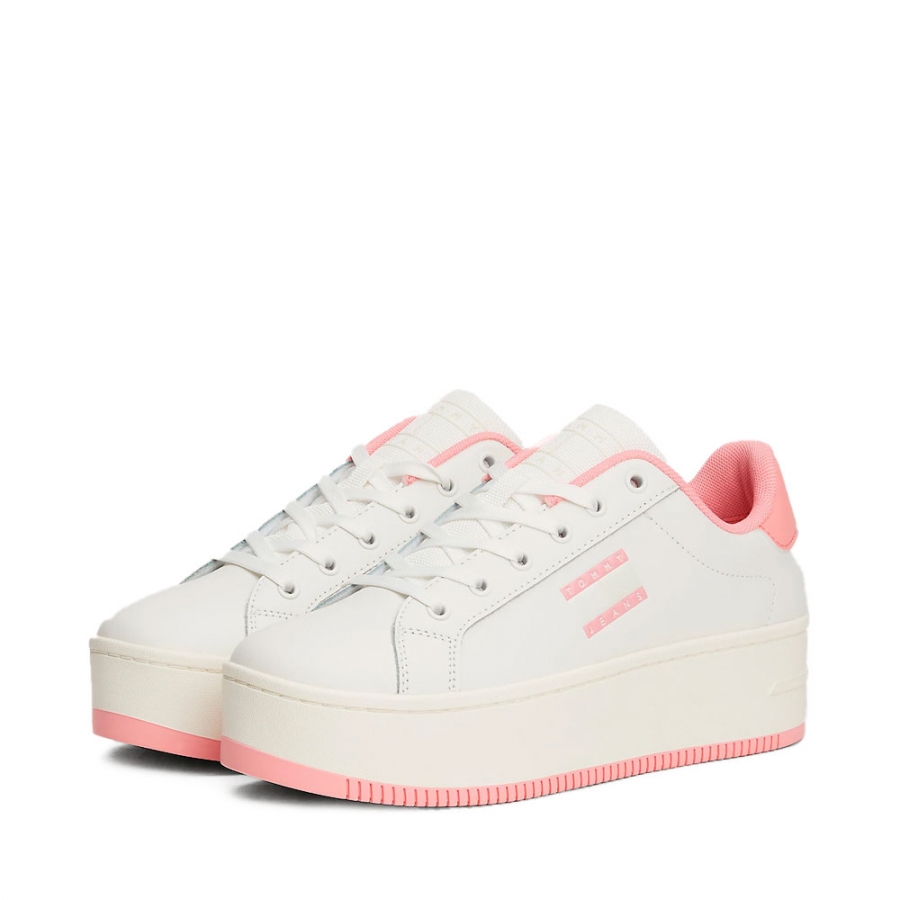 sneakers-essenziali-con-platform-dentato