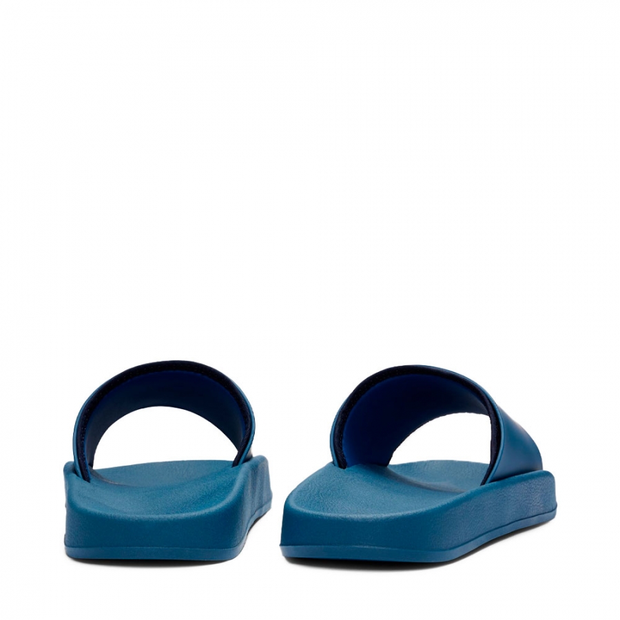 flip-flops-with-brand-strip