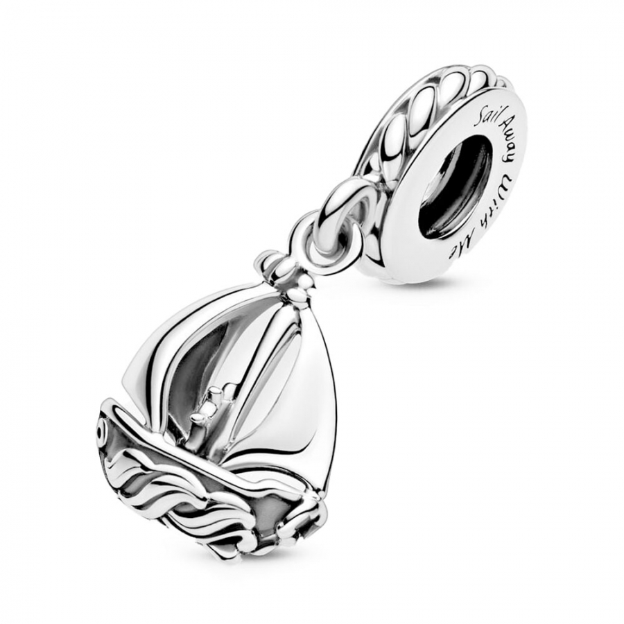 sailing-boat-pendant-charm-799439c00