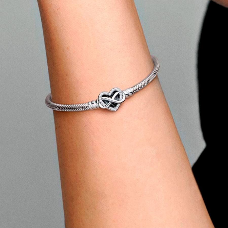 bracelet-chaine-serpent-pandora-moments-avec-fermoir-coeur-infini-brillant-592645c01