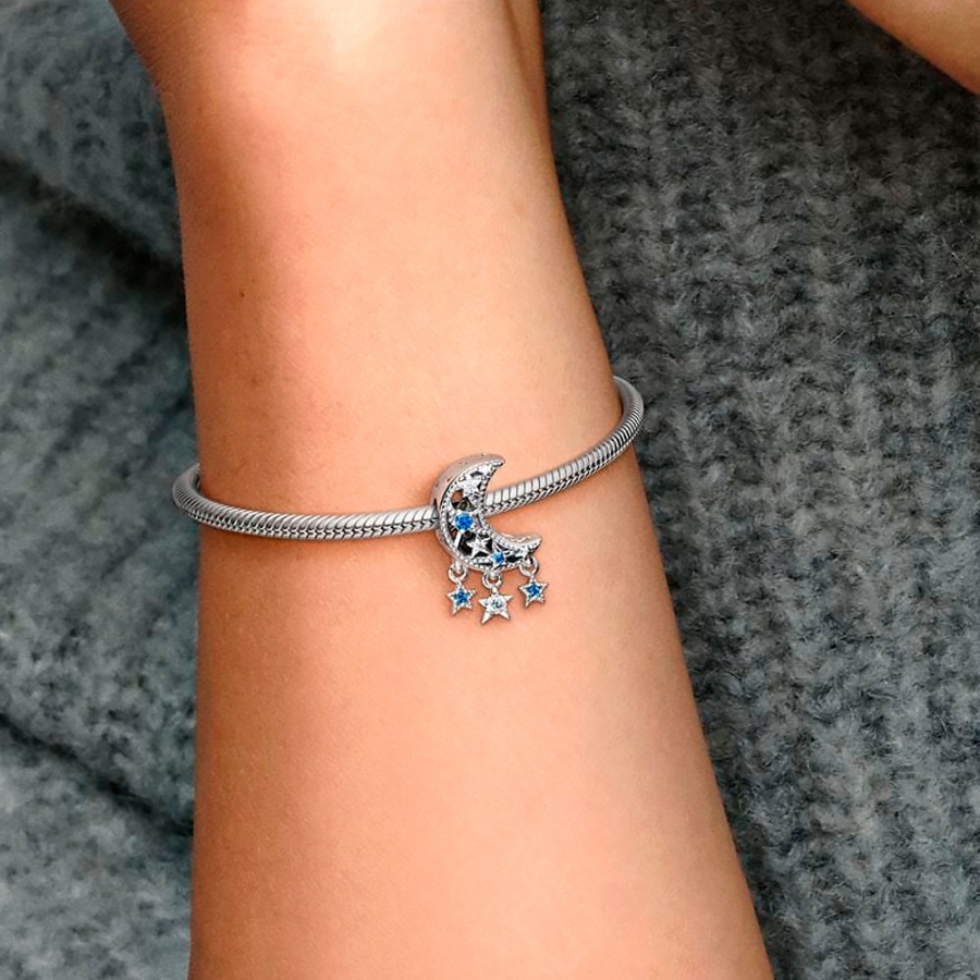 charm-estrellas-y-luna-creciente-799643c01