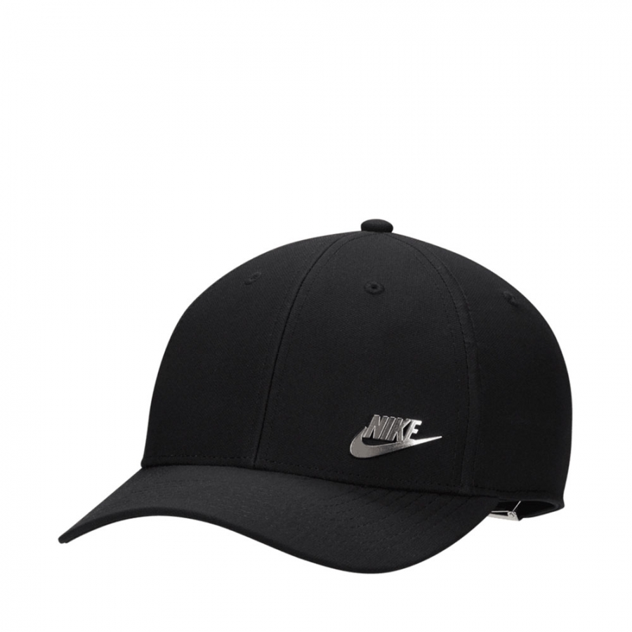 gorra-estructurada-con-logo-metalico