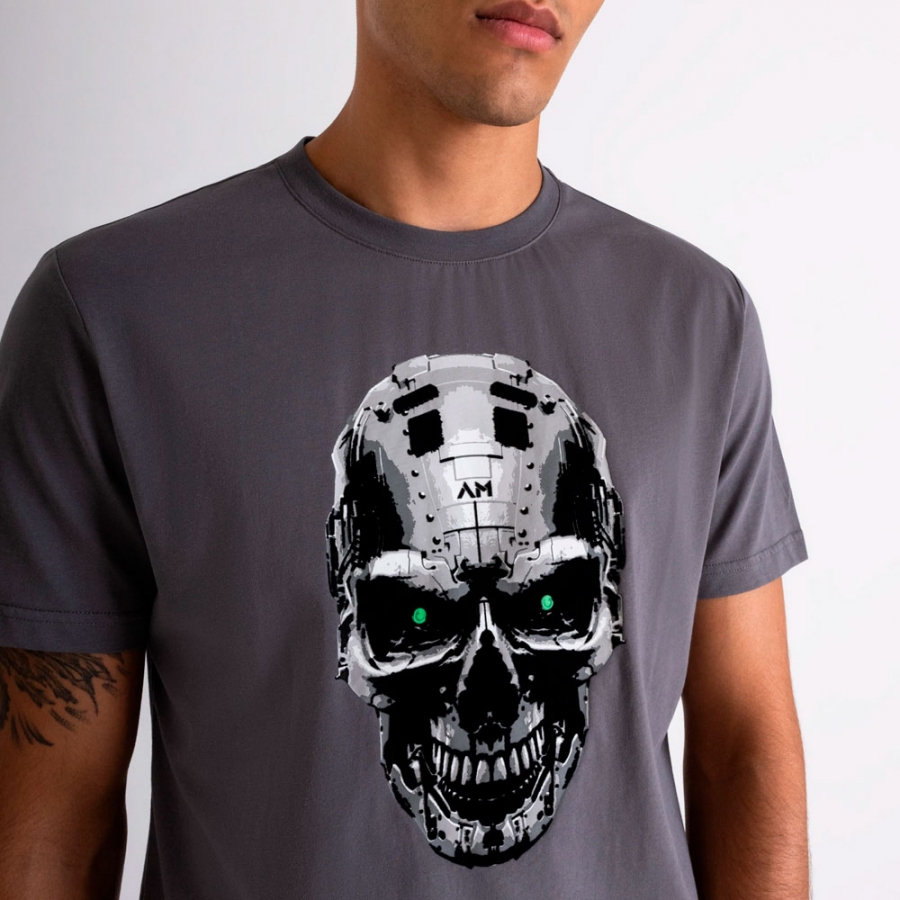 camiseta-slim-fit-con-estampado-de-calavera-cibernetica