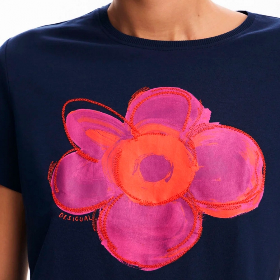 t-shirt-mit-blumenillustration