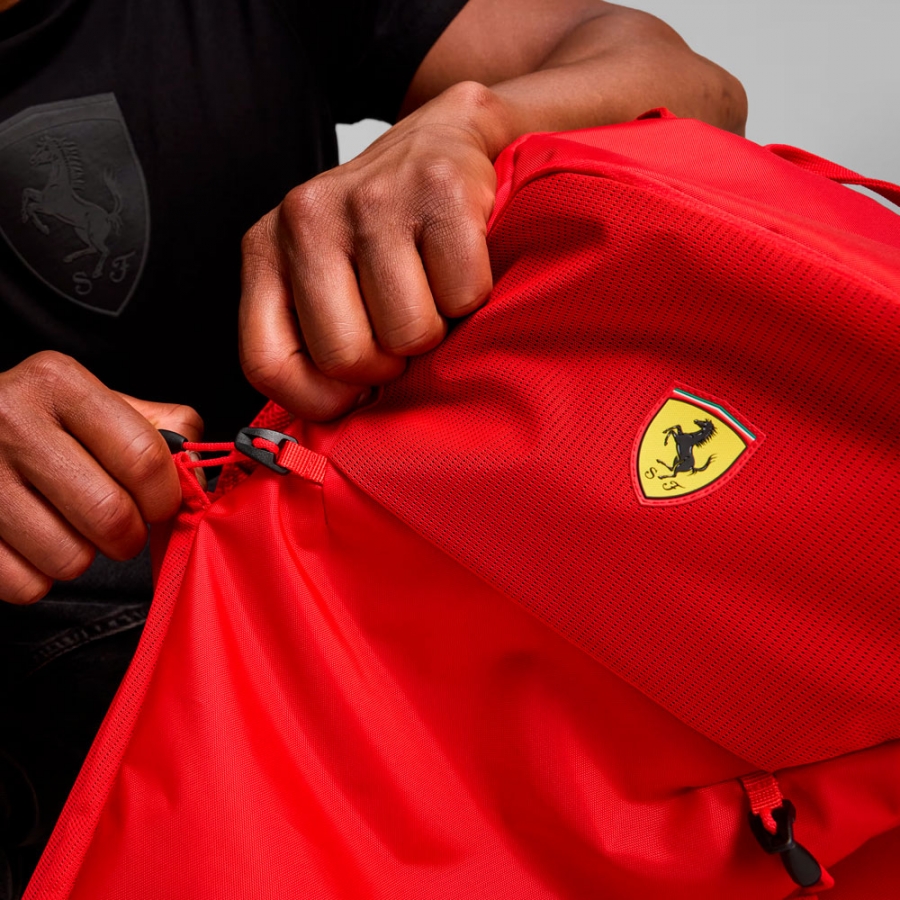 scuderia-ferrari-race-backpack