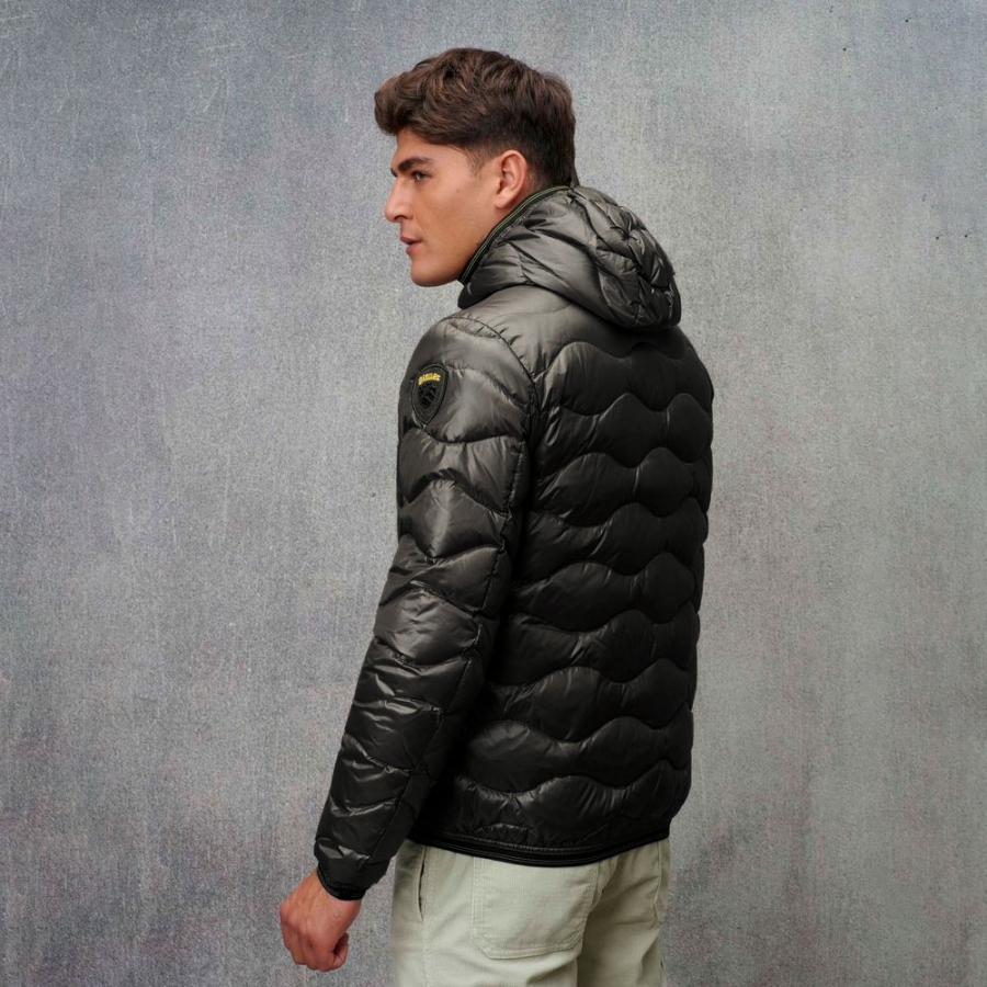 lightweight-down-jacket-with-waves