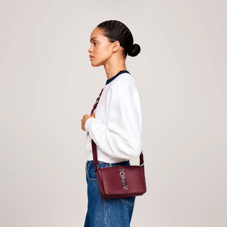 city-shoulder-bag-with-flap-and-logo