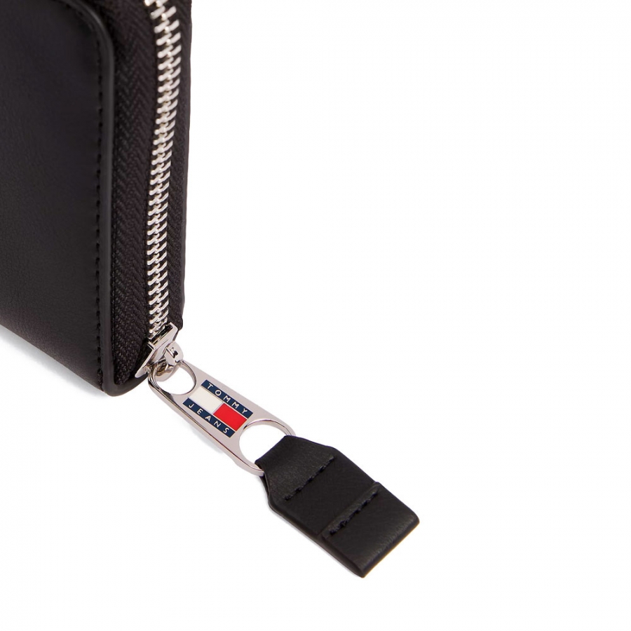 essential-wallet-with-zip-and-logo