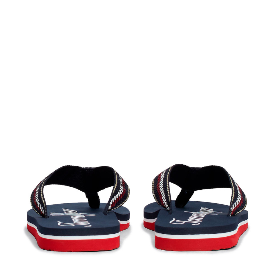 flip-flops-com-fita-distintiva-nas-alcas