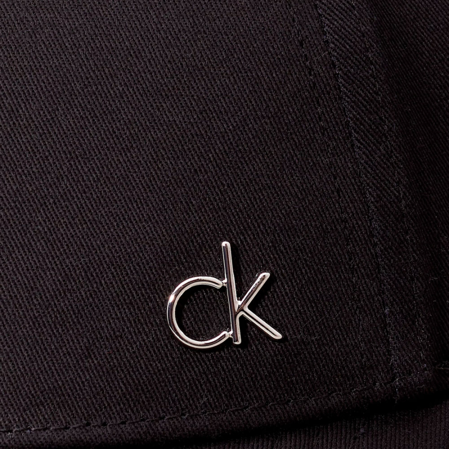 cappello-in-twill-con-logo-metallico