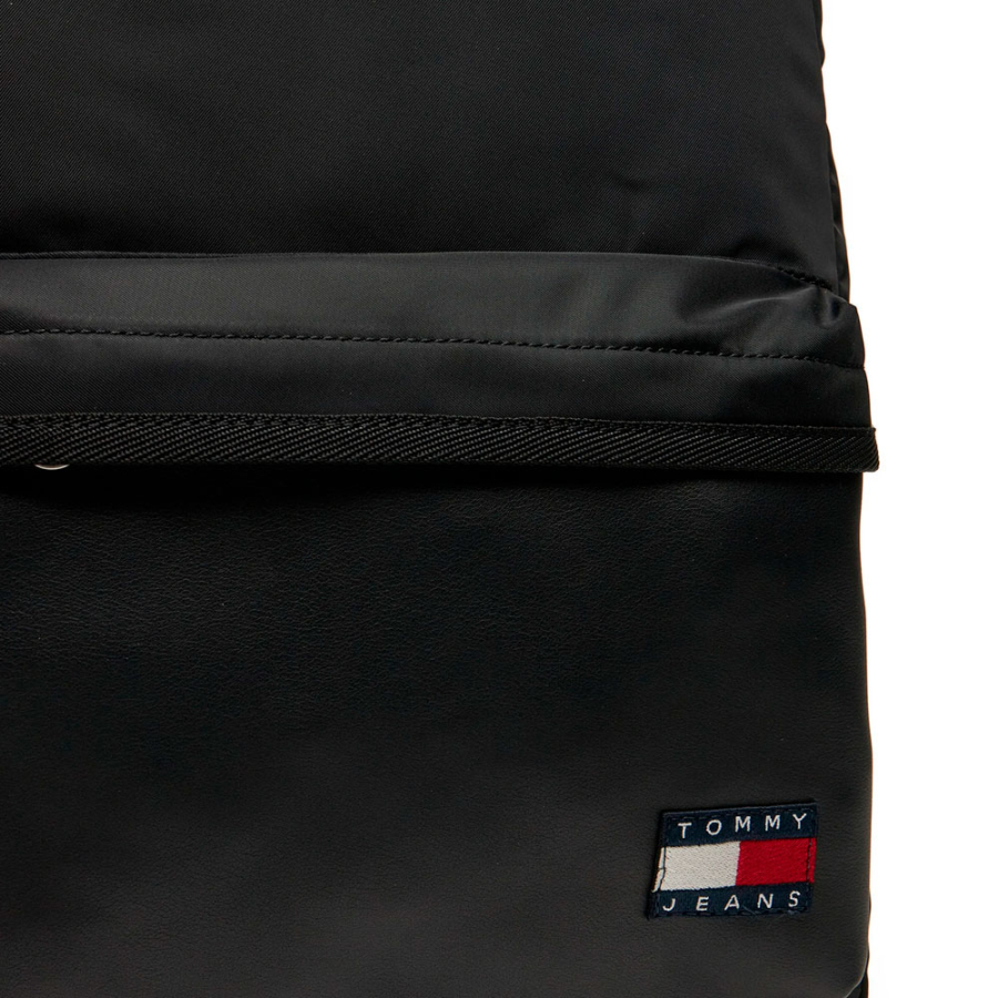 essential-curved-backpack