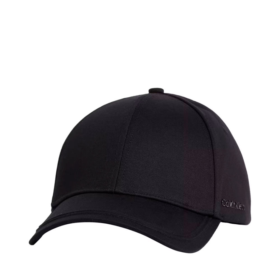 casquette-avec-logo-metallique