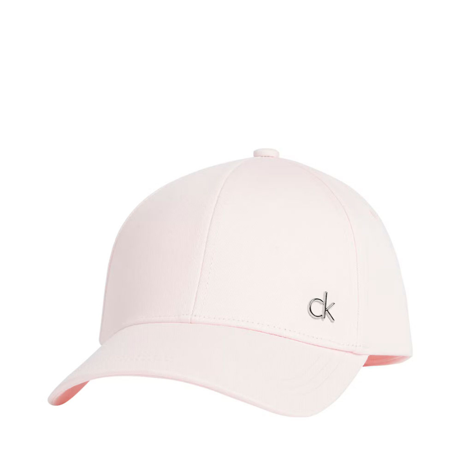 casquette-avec-logo-metallique