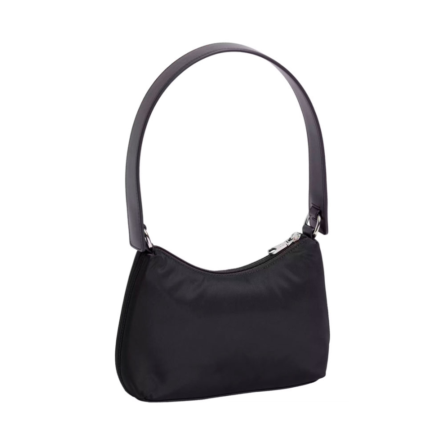 sleek-shoulder-bag