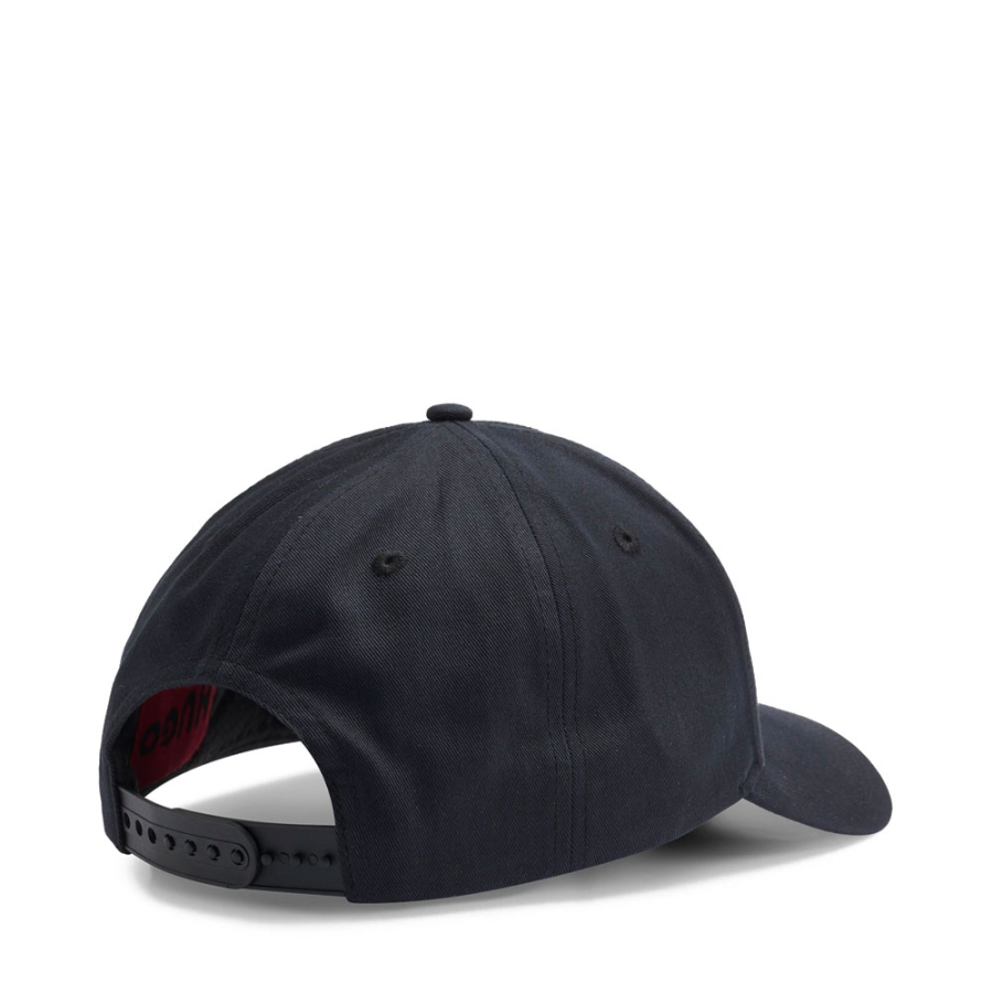 twill-cap-with-logo-on-the-front-and-on-the-visor