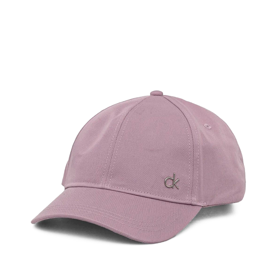 casquette-avec-logo-metallique