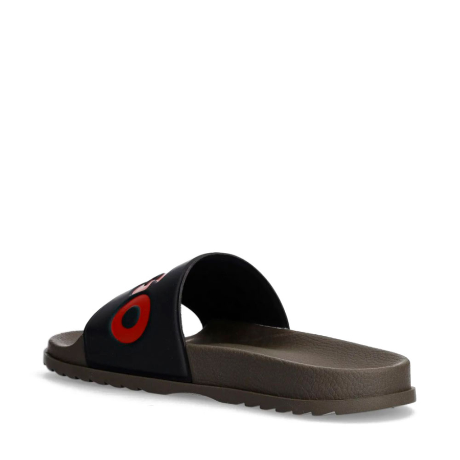 flip-flops-mit-logo-etikett