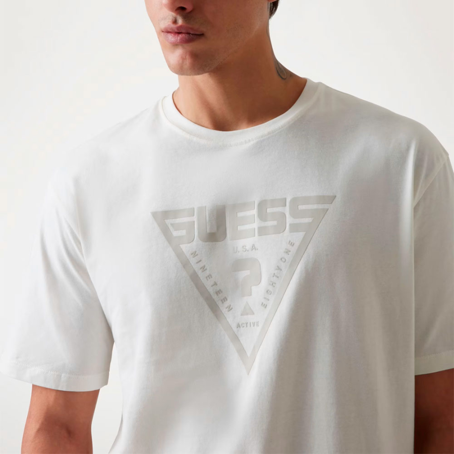 t-shirt-con-logo-triangolo