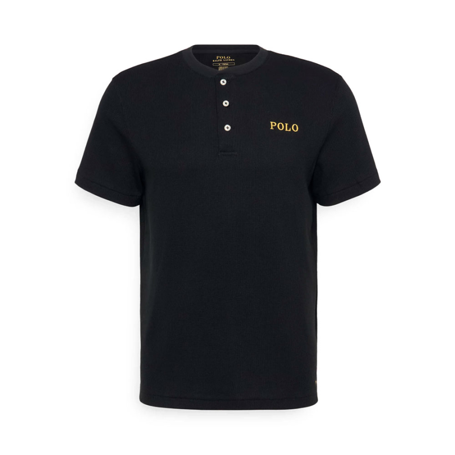 polo-avec-nom-de-marque