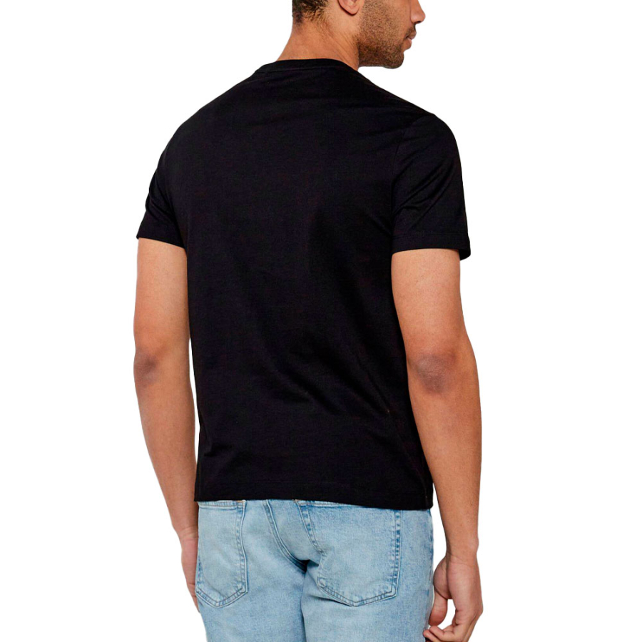 camiseta-con-logotipo-corte-regular-fit