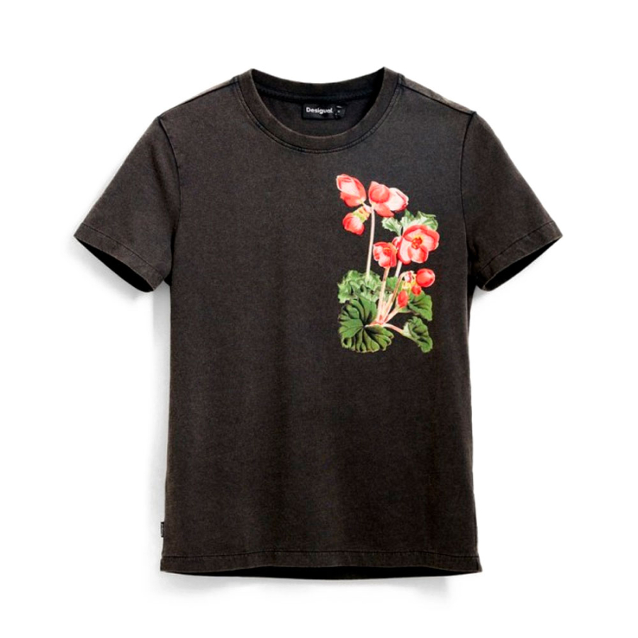 t-shirt-concu-par-m-christian-lacroix