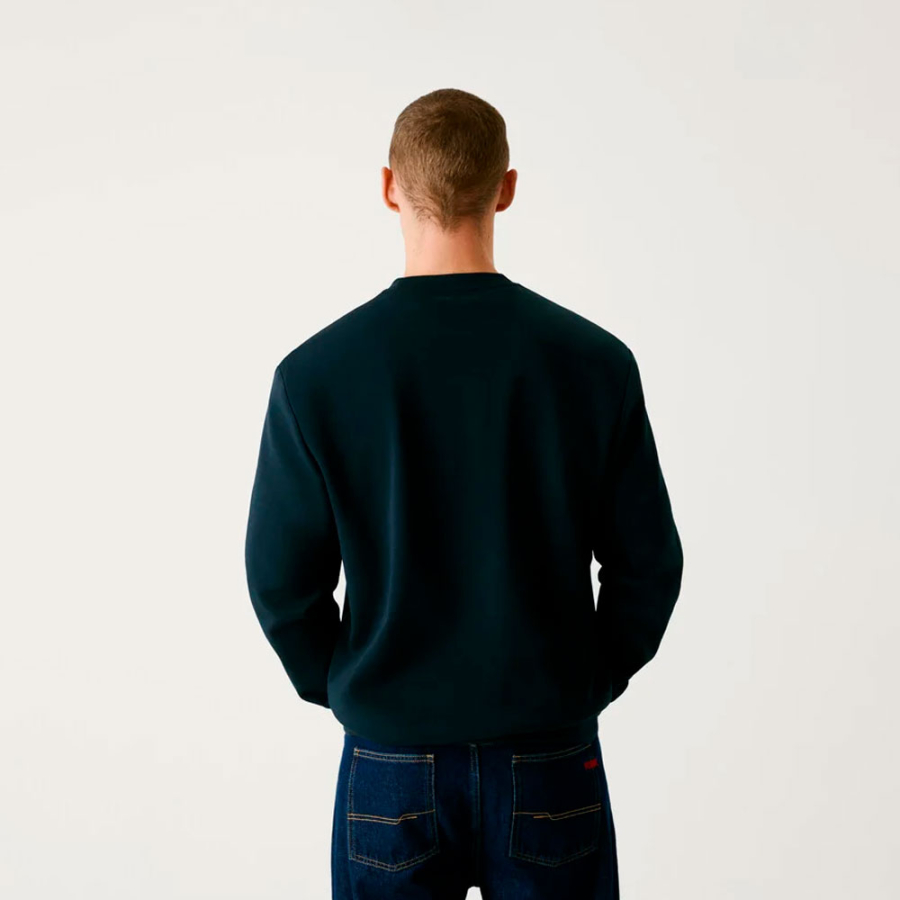 sweatshirt-with-gradient-logo