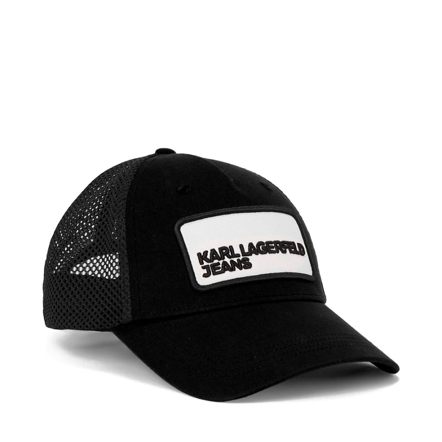 casquette-en-maille-avec-logo