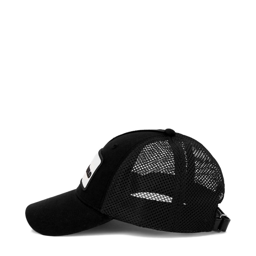 casquette-en-maille-avec-logo